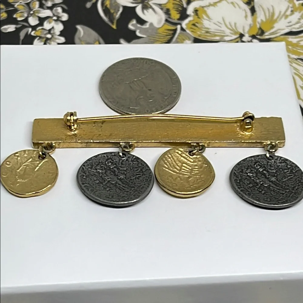 N/A elegant gold